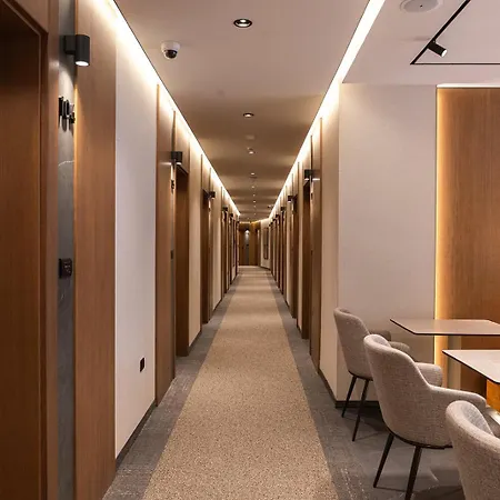 Garni Galeria Hotel 4*