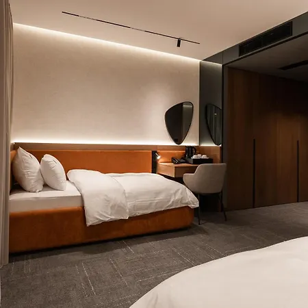 Hotel Garni Galeria 4*